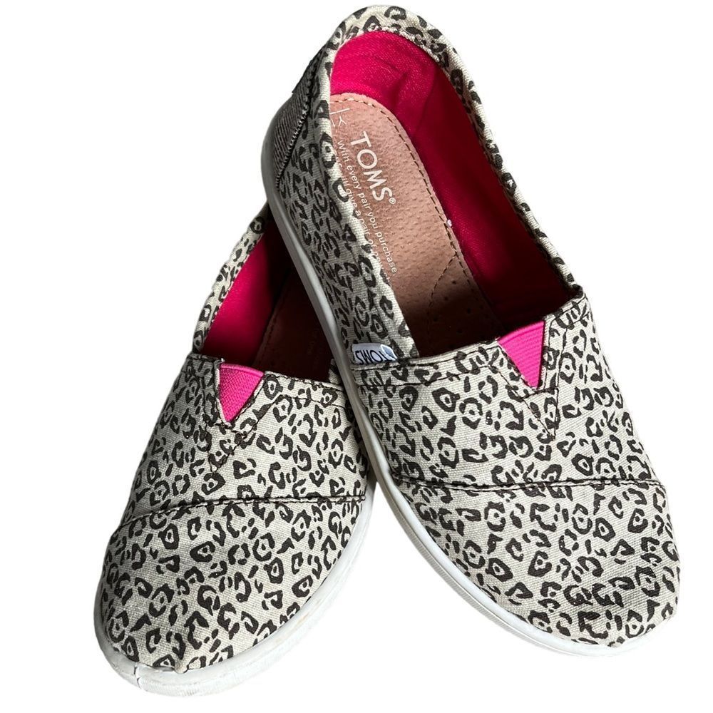Toms Classic Slip On Comfort Shoes for Girls!!